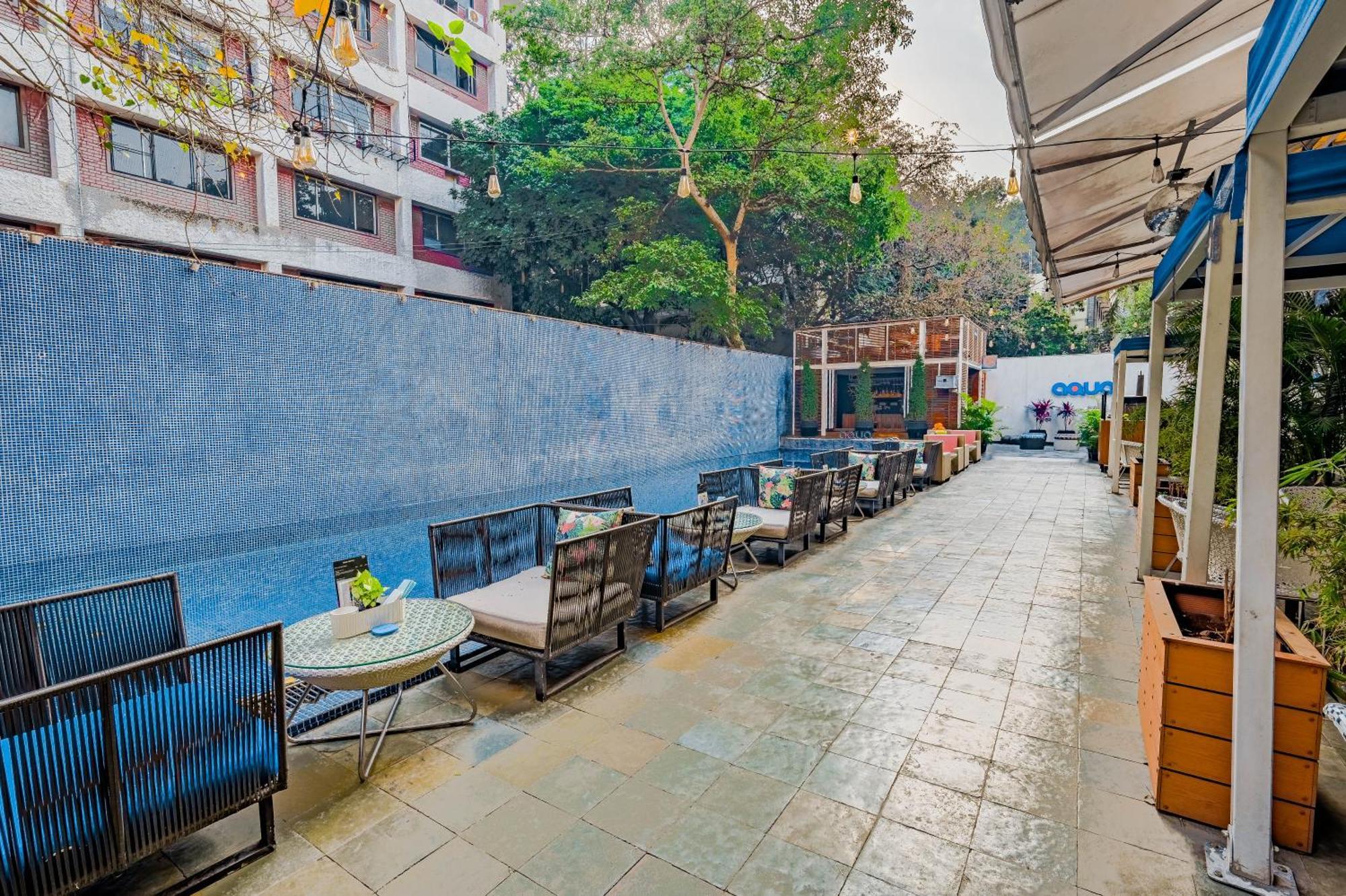 The Park Bangalore, Mg Road Luaran gambar The outdoor seating area of the restaurant