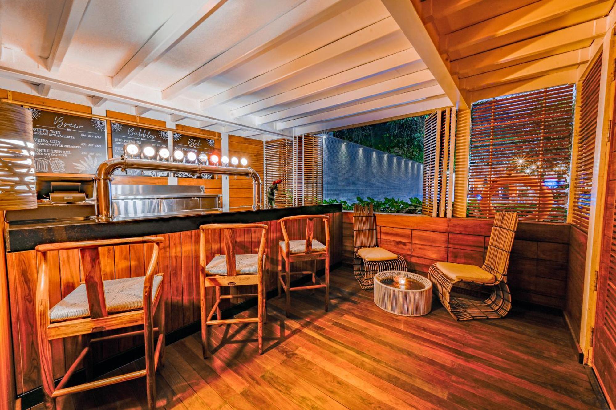 The Park Bangalore, Mg Road Luaran gambar The bar at the 101 bar