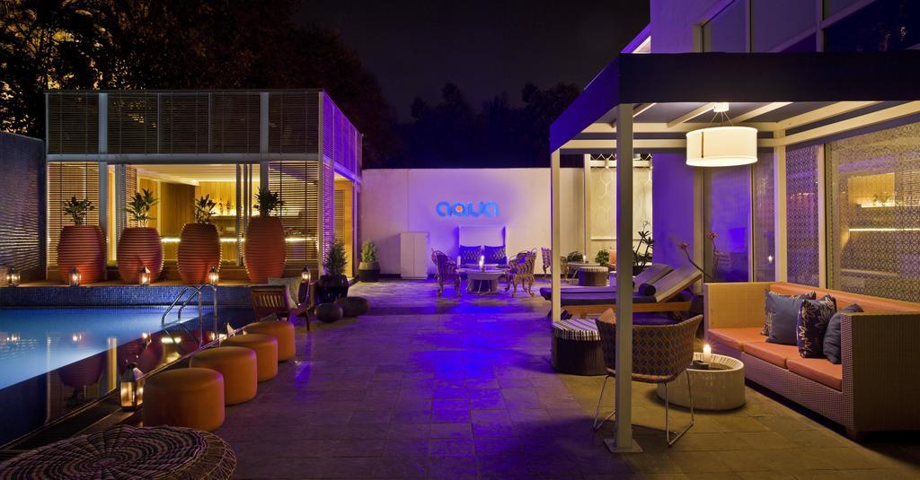 The Park Bangalore, Mg Road Luaran gambar The pool at the hotel